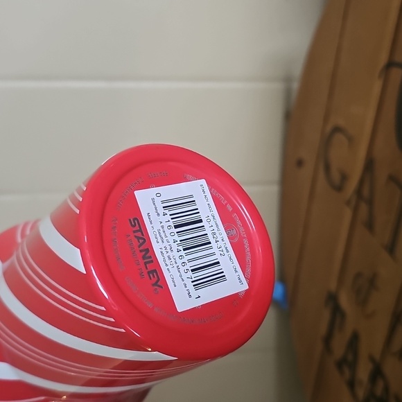 Stanley Red and White Swirl Tumbler - Picture 3 of 3